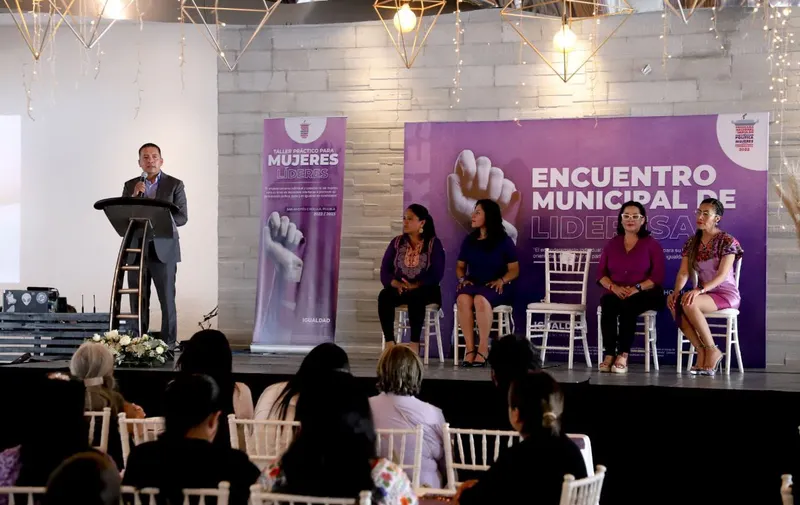 Reconoce Edmundo Tlatehui a lideresas sanandreseñas