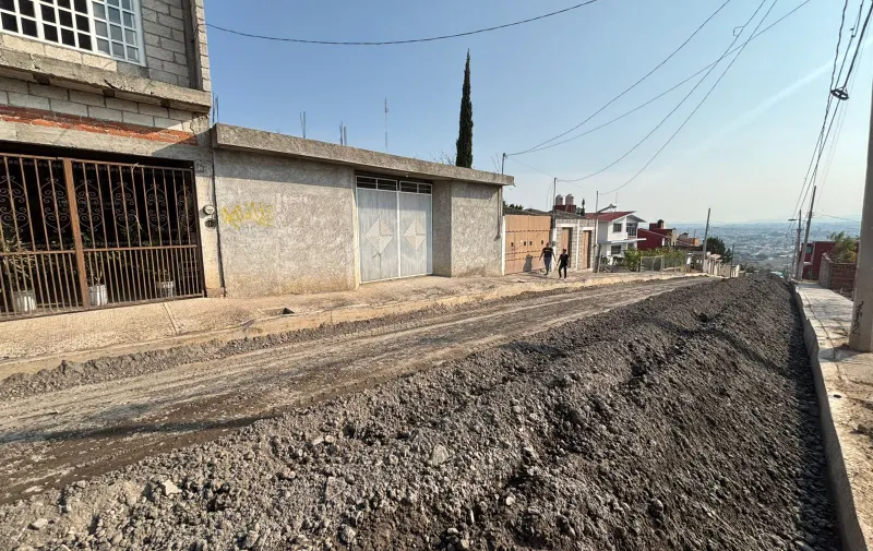 Ariadna Ayala, presidenta de Atlixco, inicia pavimentación integral en San Alfonso con visión social y sustentable