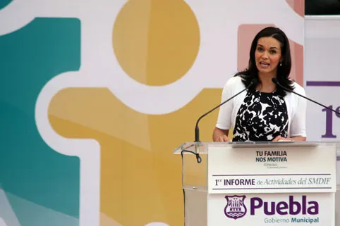 Presenta Liliana Ortiz de Rivera su primer informe de actividades en el SMDIF