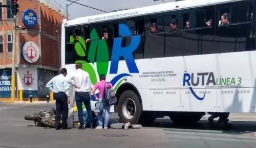 Ruta 3 atropella a motociclista en el Bulevar Capitán Carlos Camacho
