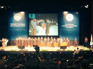 Convoca SEP a graduados UTP actuar con profesionalismo