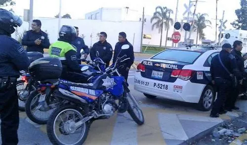 Se realiza en Cuautlancingo operativo contra taxis piratas y mototaxis