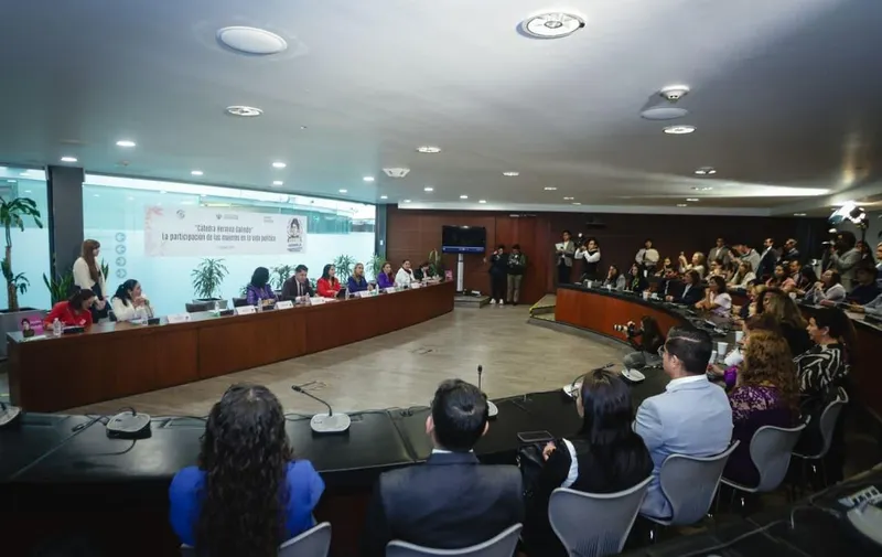 congreso-pue-catedra-hermila-galindo-senado