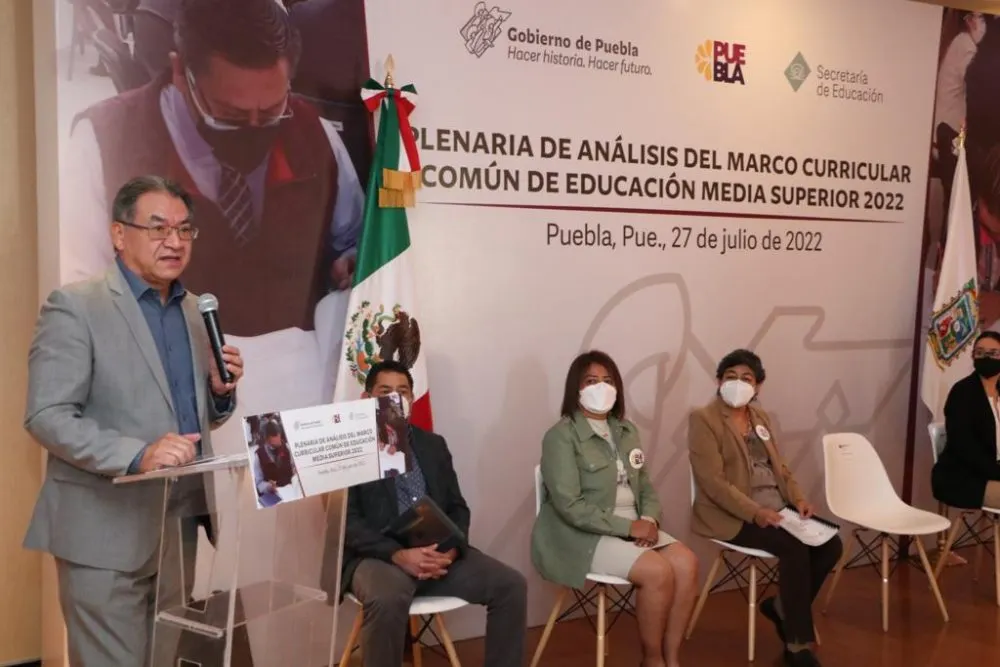 Reflexionan y analizan académicos planes de estudios del nivel medio superior: SEP