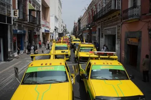Cabildo aprueba por unanimidad regularizar el servicio de grúas en Puebla