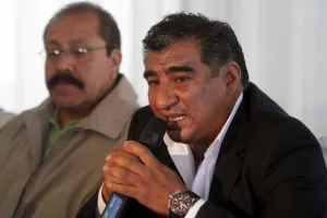Constructores refrendan apoyo a Enrique Agüera