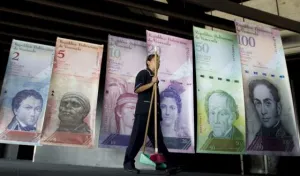Abre Venezuela venta libre de dólar para aminorar crisis