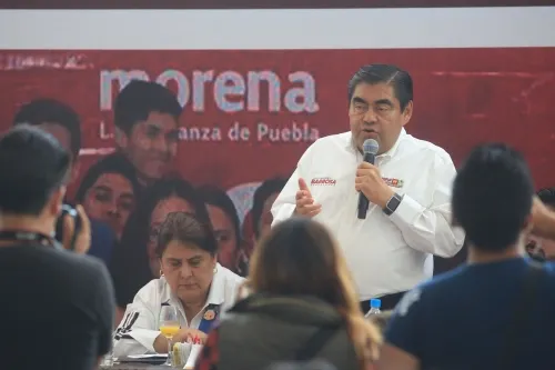 Generar oportunidades de estudio y trabajo para los jóvenes, el compromiso de Barbosa