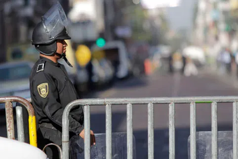 Ayuntamiento retira portones de la vía pública en Villa Frontera