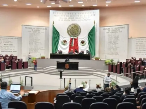 Congreso de Veracruz aprueba reducir el 50% de recursos a partidos políticos