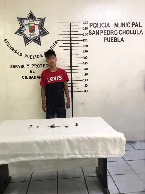 Frustra policía municipal de San Pedro Cholula robo de camioneta; hay un detenido