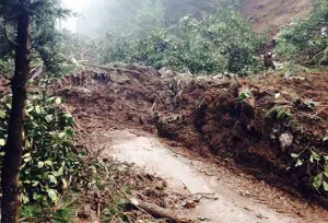 Lluvia causa deslave en delegación Cuajimalpa