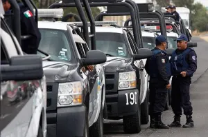 Polis chupaductos abastecían patrullas con gasolina robada