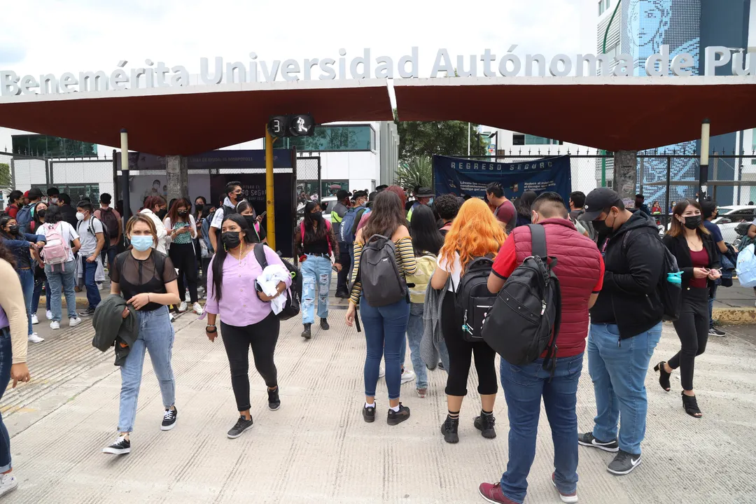 Regresa 100 por ciento de estudiantes a clases presenciales en la BUAP