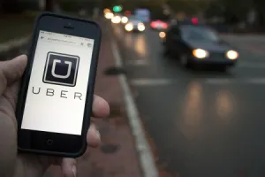 Uber baja tarifas en México y conductores protestan con paro