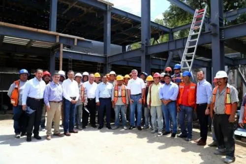 Tony Gali supervisa obras en el IAP