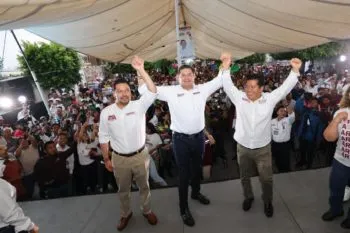 Previo al cierre de campaña, Armenta se reunió con más de 25 mil poblanas y poblanos