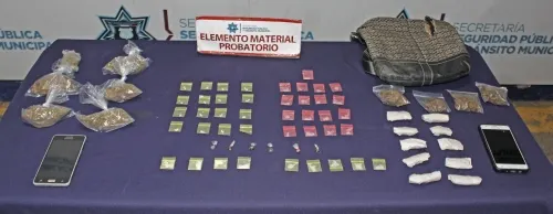 Ubicó y detuvo policía municipal de Puebla a dos probables narcomenudistas