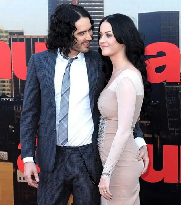 Katy Perry lo hace seis veces al día