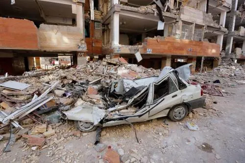 Aumentan a 530 los fallecidos en el terremoto de Irán