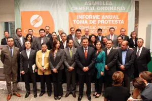 Rivera Pérez toma protesta del nuevo Consejo Directivo de la Canirac