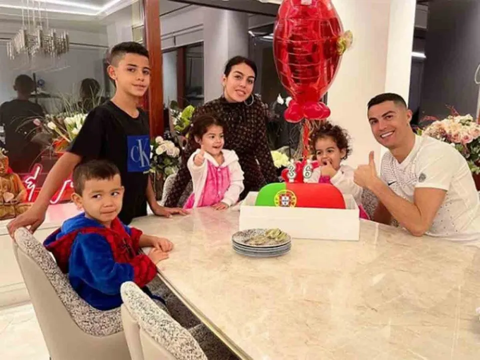 Celebra Cristiano 36 años y promete seguir rindiendo