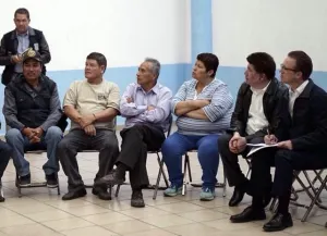 Dialoga Luis Banck con habitantes de San Francisco Totimehuacán
