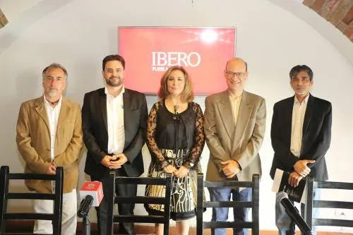 Presentó Ibero su Maestría en Literatura Aplicada