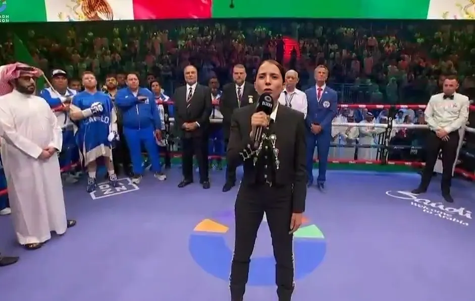 Majo Aguilar Himno Nacional