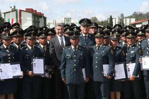 Encabeza Salvador Cienfuegos y Tony Gali ceremonia de graduación de oficiales