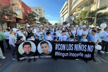 Cientos de personas marcharon en Culiacán, Sinaloa; pidieron justicia por asesinatos de Gael, Alexander y su padre
