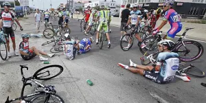 Reportan caída masiva en tercera etapa del Tour de Francia