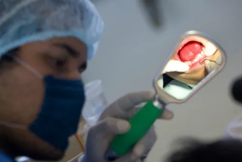 Mujer muere desangrada después de acudir al dentista