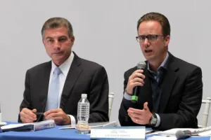 Reiteran Gali y Banck que no habrá expropiaciones por Teleférico
