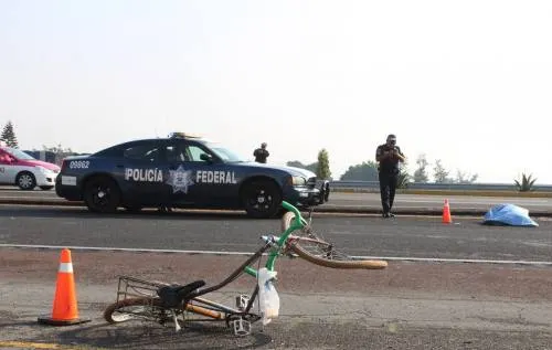 Muere ciciclista arrollado en la autopista México-Puebla