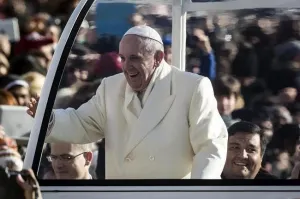 Papa ofrece plegaria por situación violenta en Ucrania