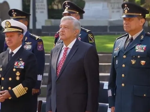 López Obrador conmemora el Día de la Armada de México