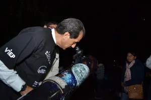 Observan cuerpos celestes en la Noche de las Estrellas 2016