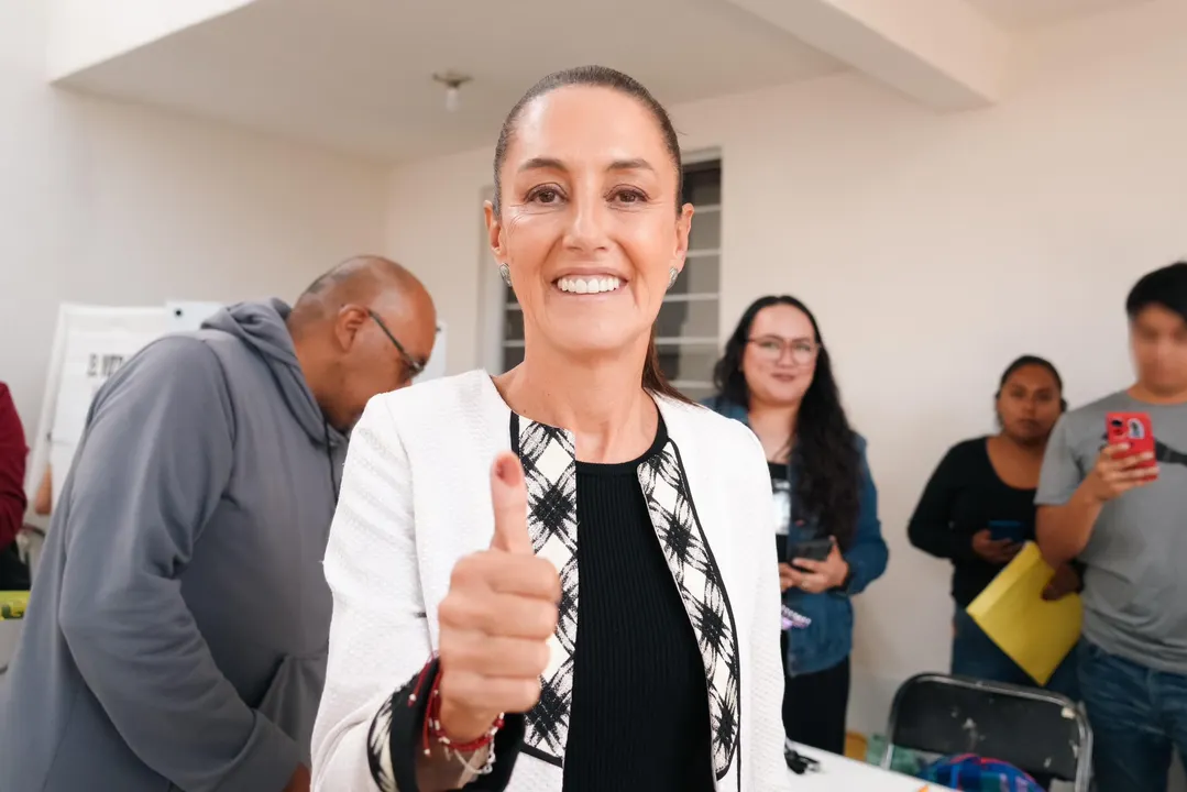 Claudia Sheinbaum acude a votar y llama a los mexicanos a ejercer su derecho