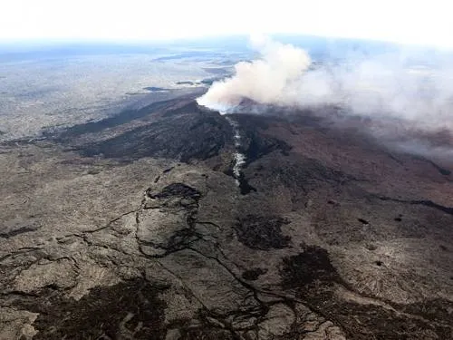 Evacúan a 10 mil personas tras erupción de volcán Kilauea en Hawaii