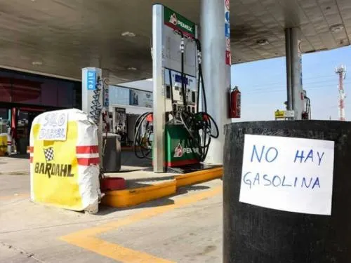 Gobernador de Guanajuato propone traer gasolina de Texas por desabasto