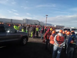 Logran acuerdo por adeudos trabajadores de proveedoras de Audi