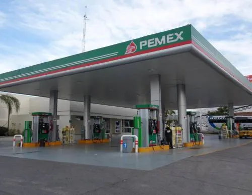 Empresarios advierten que delincuentes compraron gasolineras