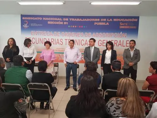 Entrega  SNTE 51 más de 700 órdenes  de adscripción a docentes