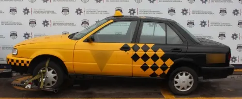 Ubicó y detuvo policía municipal de puebla a hombre por robo a interior de vehículo