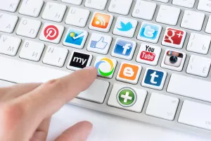 La Dictadura de la Mediocridad (las Redes Sociales y los Tigres de Papel)