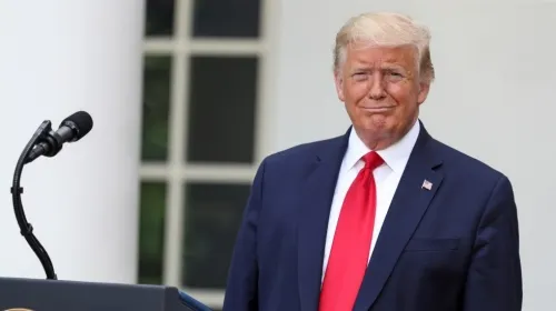 Trump anuncia toque de queda a partir de las 19:00 h; no aclara si será a nivel nacional