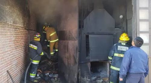Bomberos sofocan incendio en la colonia Guadalupe Hidalgo