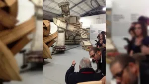 Un cansado Fidel Castro se deja ver en estudio de arte
