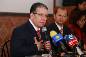 Exige Doger destitución de Facundo Rosas